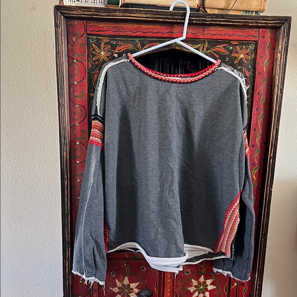 NATURAL LIFE Gray and Red Sweatshirt